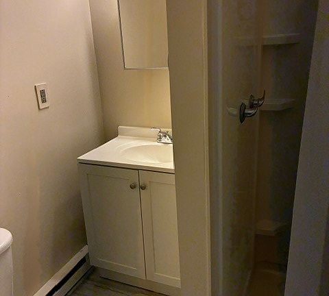 4th image of 302 S Main St #2