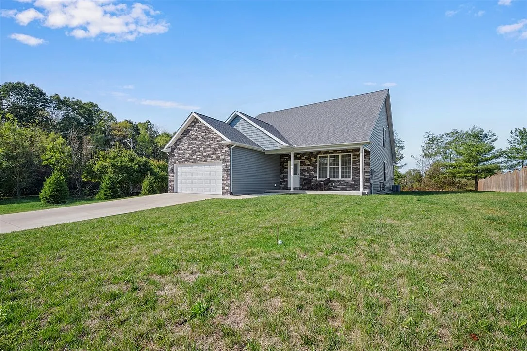 101 Cherokee Dr photo 1