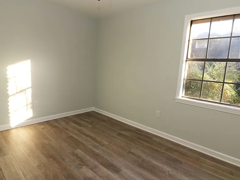 212 N Washington Ave — Photo 9