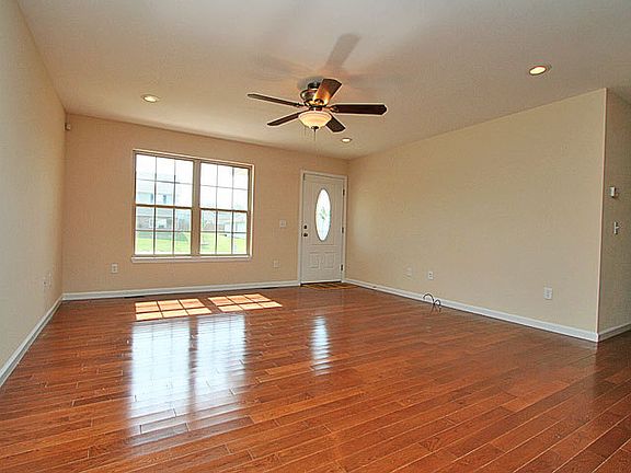 4th image of 1921 Randol Dr