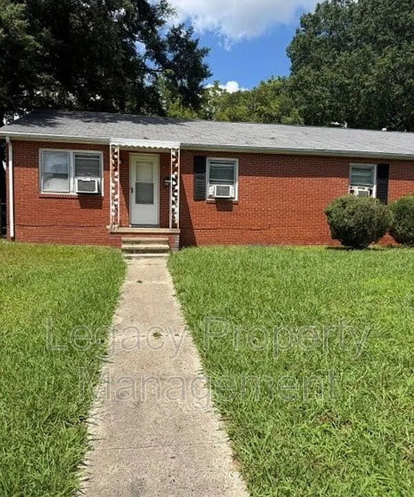 904 Grace Ave