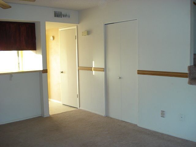 2nd image of 683 W Calle Tuberia