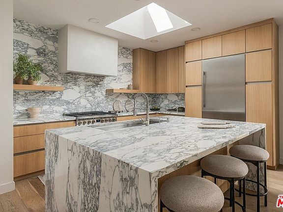 2nd image of 343 N Alfred St