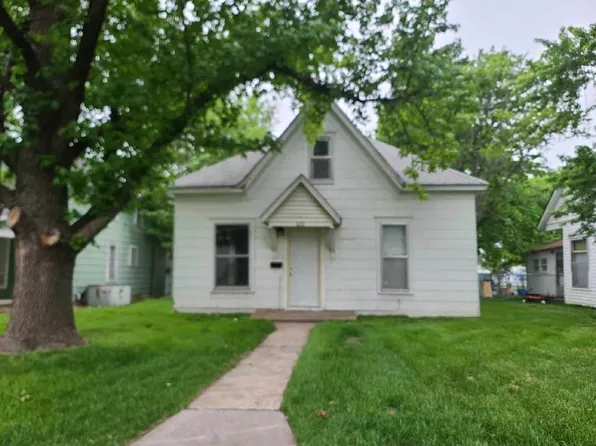 820 N Walnut St, Iola, KS 66749