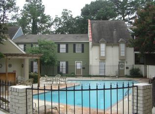 2680 Central Ter, Memphis, TN 38111