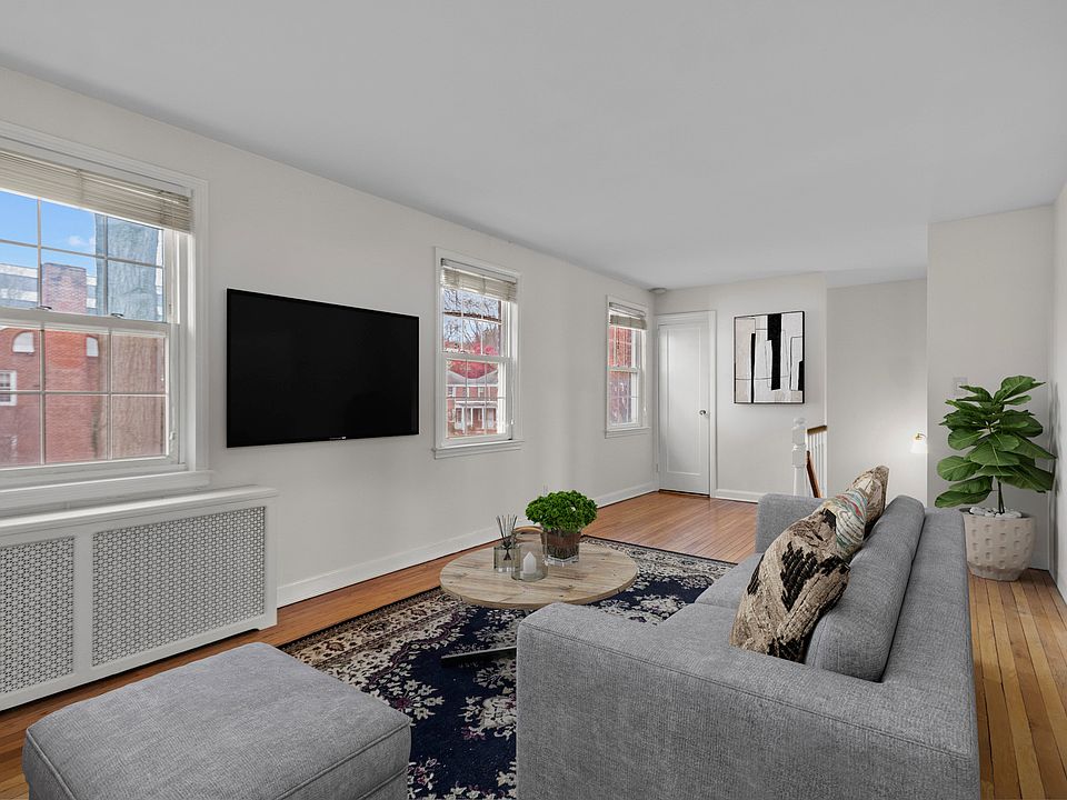 1st image of 2475 Summer St #3R