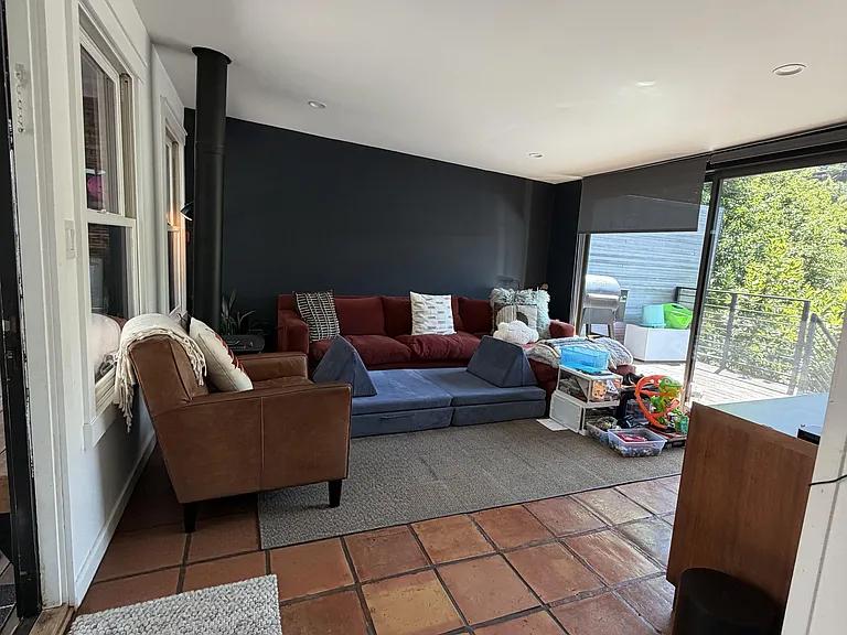 250 Redwood Rd — Photo 5