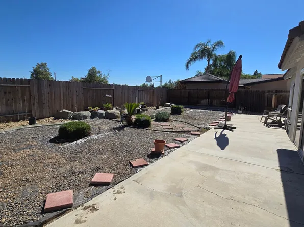 8719 Starfish Dr, Bakersfield, CA 93312