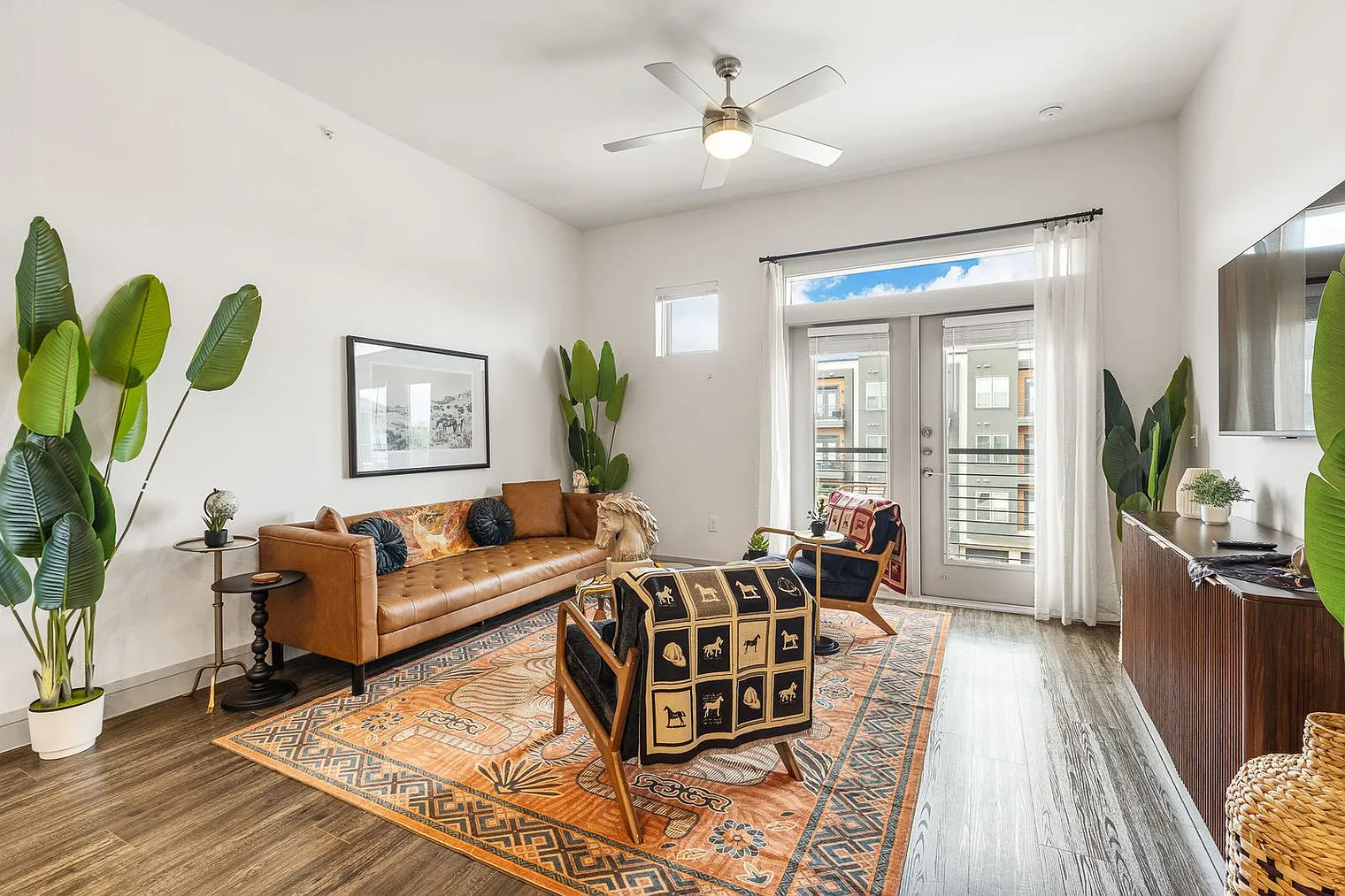 1 bed, 1.0 bath, 882 sqft, $2,970 — Photo 1