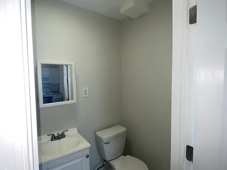 1464 N 52nd St #2R — Photo 5
