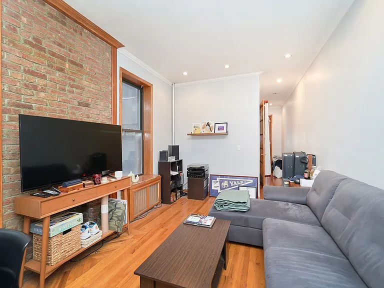 798 9th Ave #2S — Photo 1