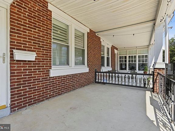 4th image of 3362 Vaux St