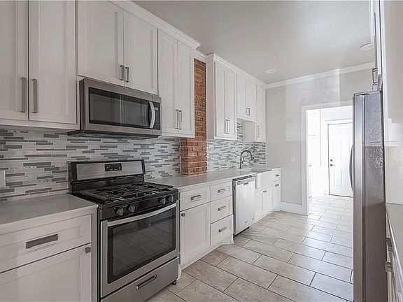 3rd image of 620 NW 20th St #1/2