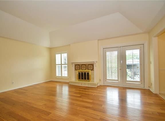 4th image of 8726 Walmer St