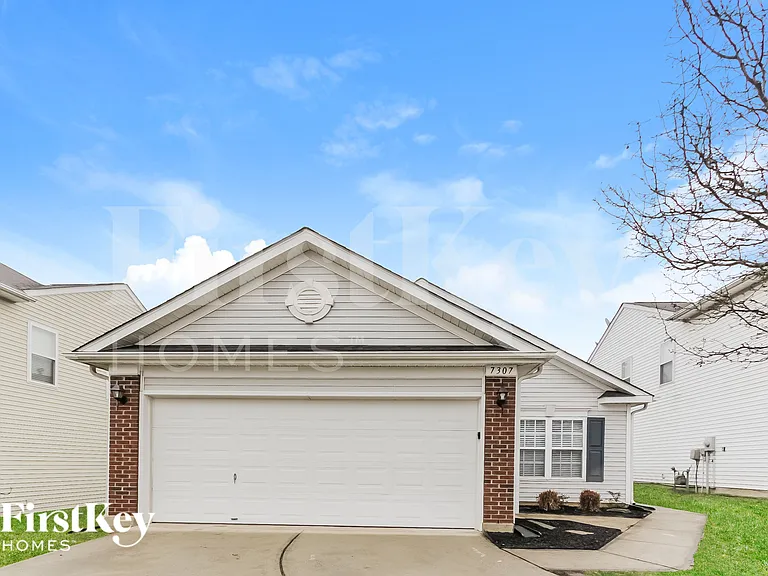 7307 Woodbourne Ln — Photo 1