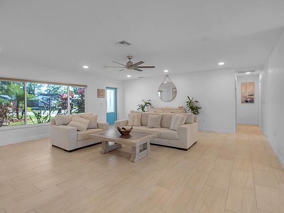 3rd image of 5866 Wildwood Ave