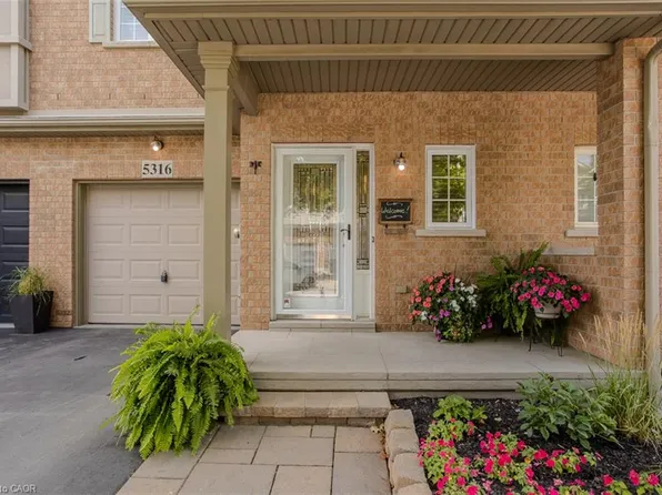 5316 Applegarth Dr, Burlington, ON L7L 7E3