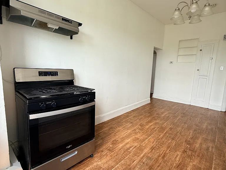 182 Farnham Ave #2 — Photo 9