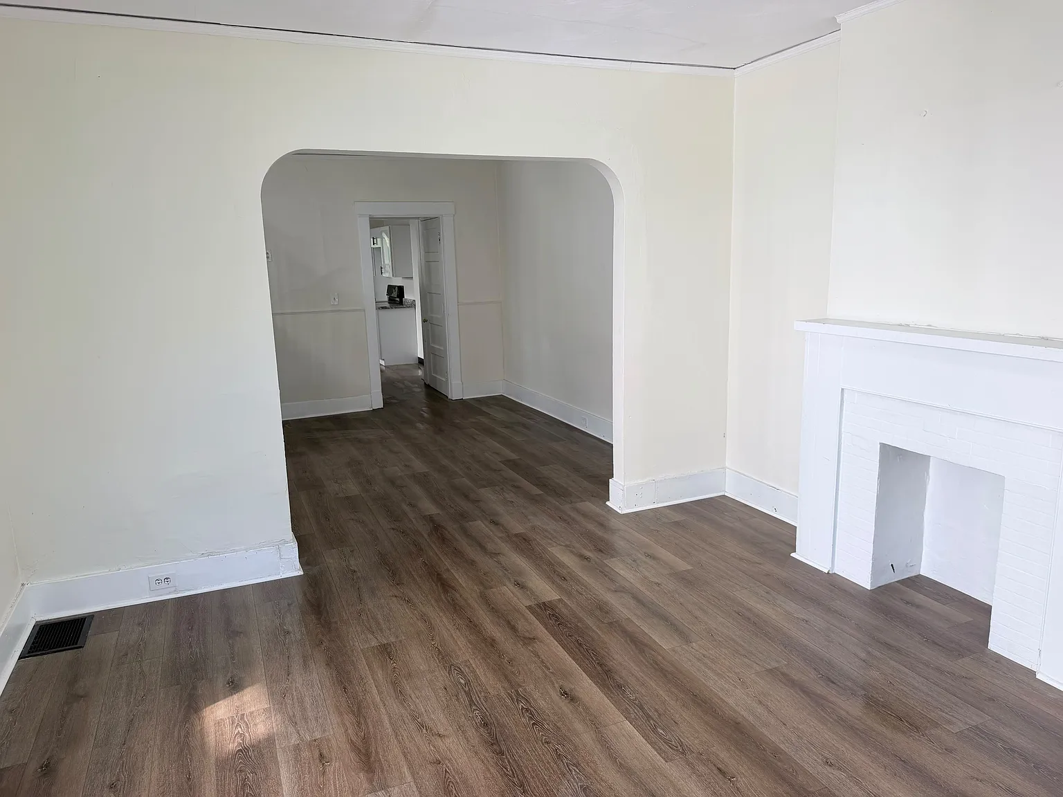 124-126 Wroe Avenue - 126 — Photo 3