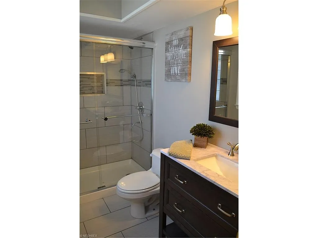 5561 Harleston Dr photo 1