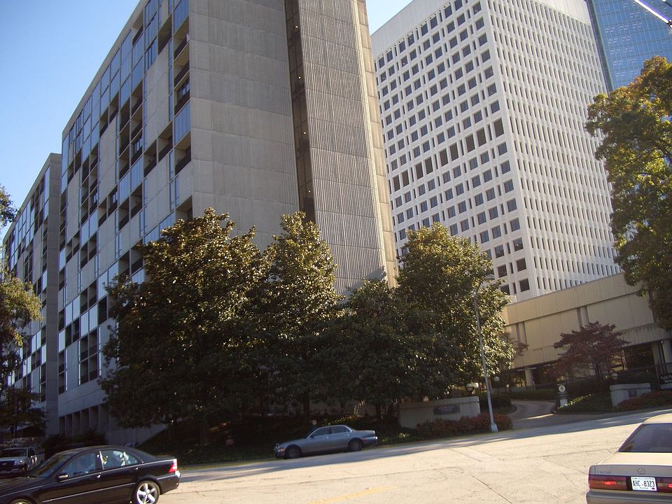 COLONY HOUSE CONDOMINIUMS