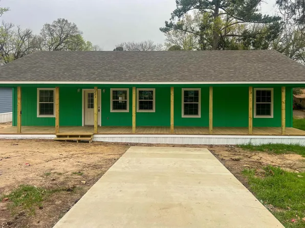 223 Hull Ave, Gladewater, TX 75647
