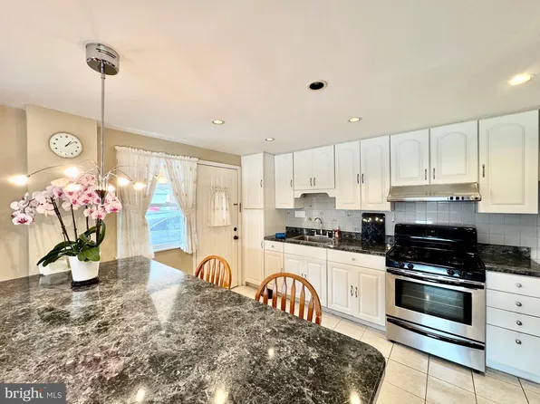 9219 Outlook Ave, Philadelphia, PA 19114