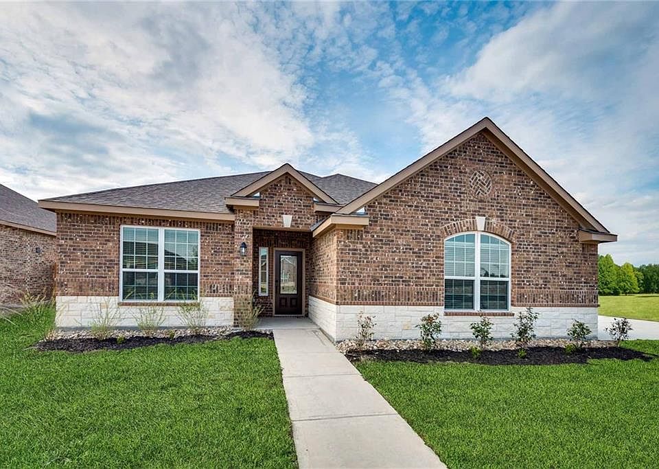 1st image of 611 Roaring Springs Dr