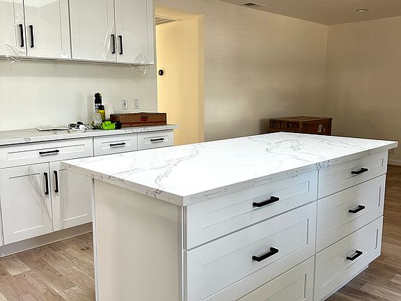 4th image of 3510 Earl Dr