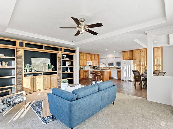 5th image of 101 NE Byerly Drive