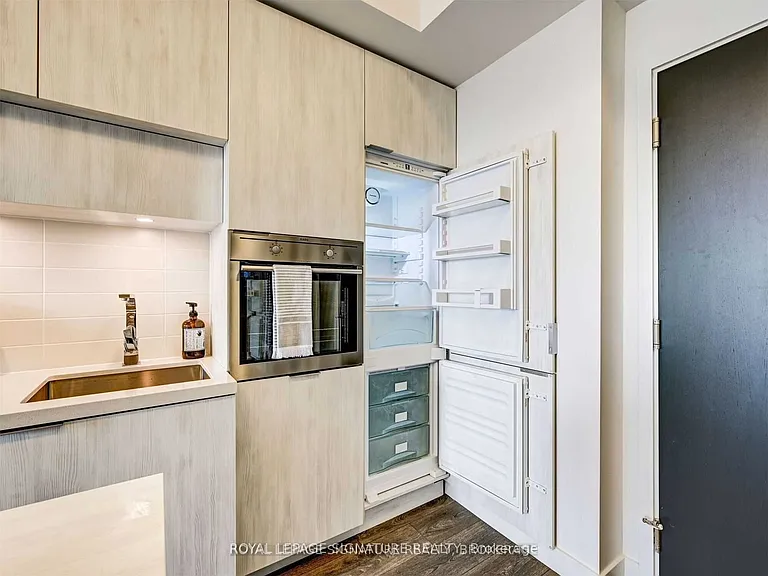 8 Eglinton Ave E #5303 — Photo 22