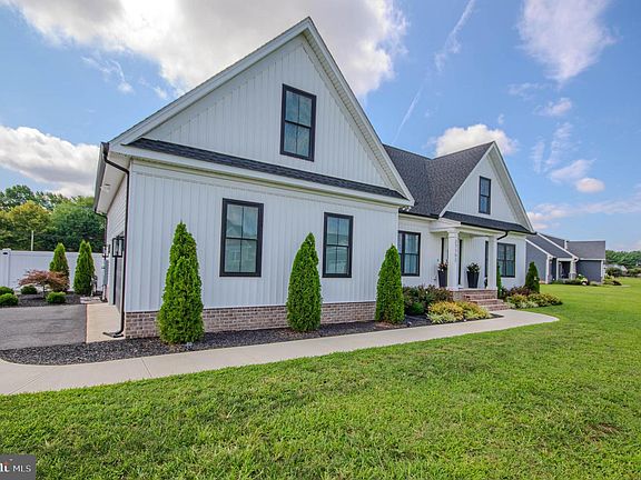 2nd image of 27152 Equestrian Dr
