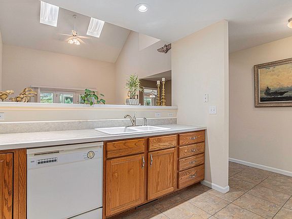 2nd image of 1336 Honeysuckle Ln