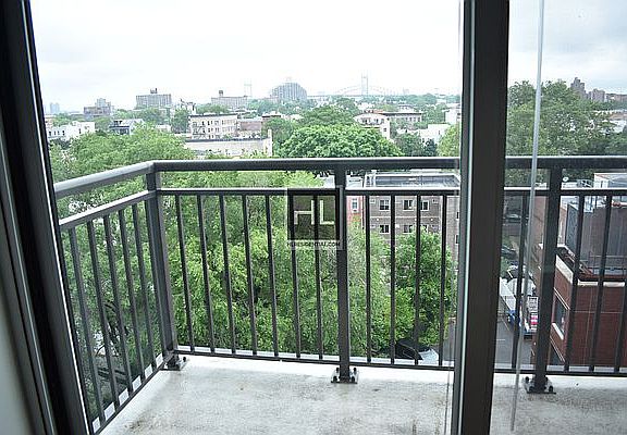 2nd image of 12-15 Broadway #515