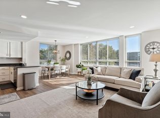 355 I St SW #S-402, Washington, DC 20009