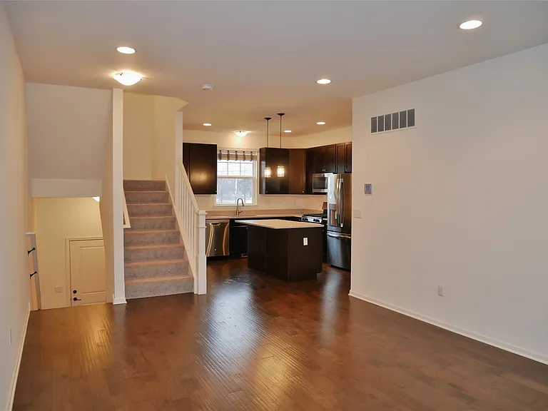 4637 Bradley Cir — Photo 9