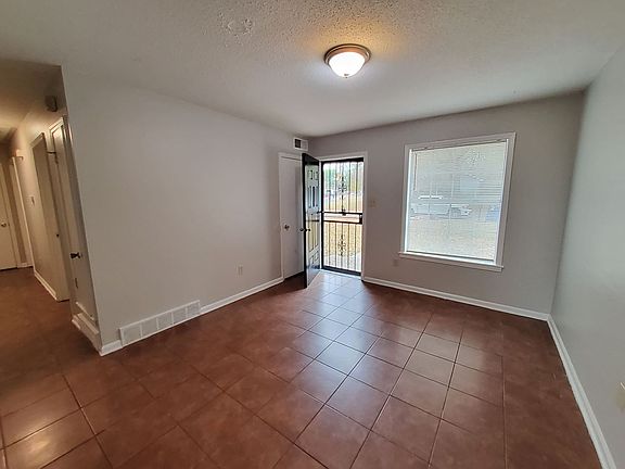 5th image of 5740 Cherokee Dr