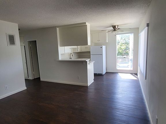 3rd image of 3742 S Canfield Ave APT 4
