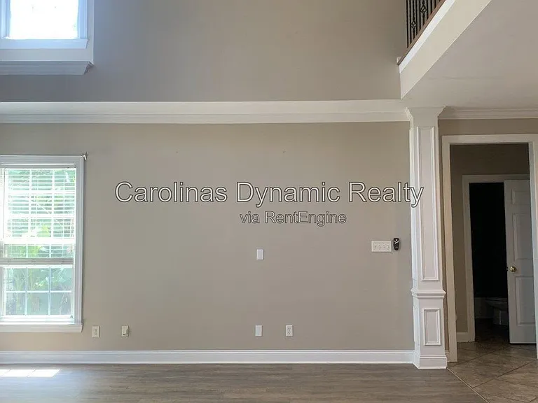605 Queenswater Ln — Photo 34