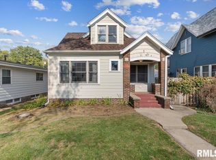 2421 15th Ave, Moline, IL 61265