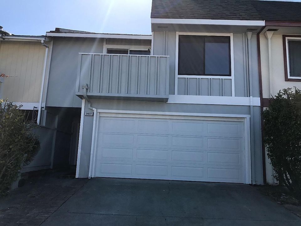 1st image of 3937 Fairfax Way