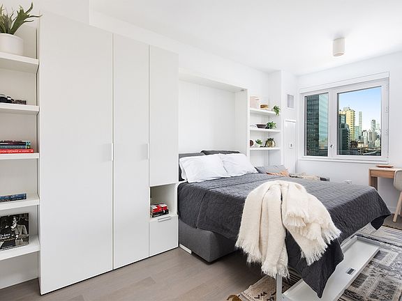 3rd image of 2922 Northern Blvd APT 614