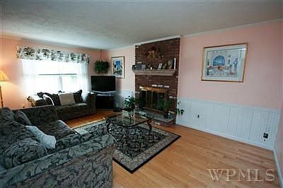 2nd image of 3579 Suncrest Ave