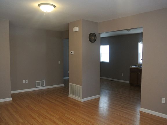 5th image of 1217 5th Ave NW