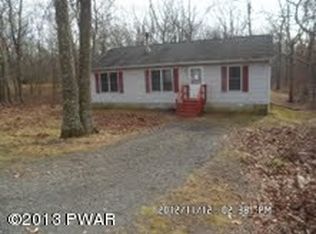 87 Bear Dr, Bushkill, PA 18324