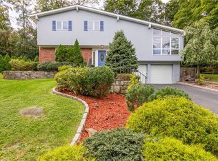 67 Stonewall Cir, White Plains, NY 10607