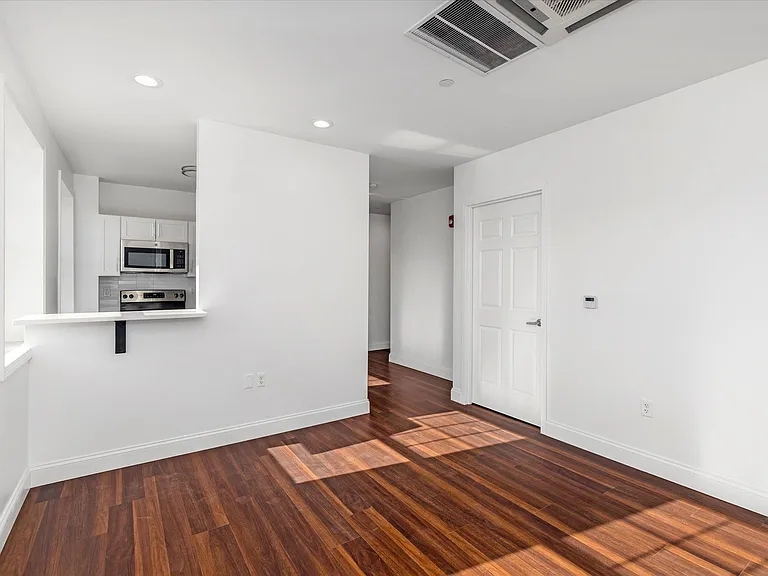 3100 Bergenline Ave #308 — Photo 2