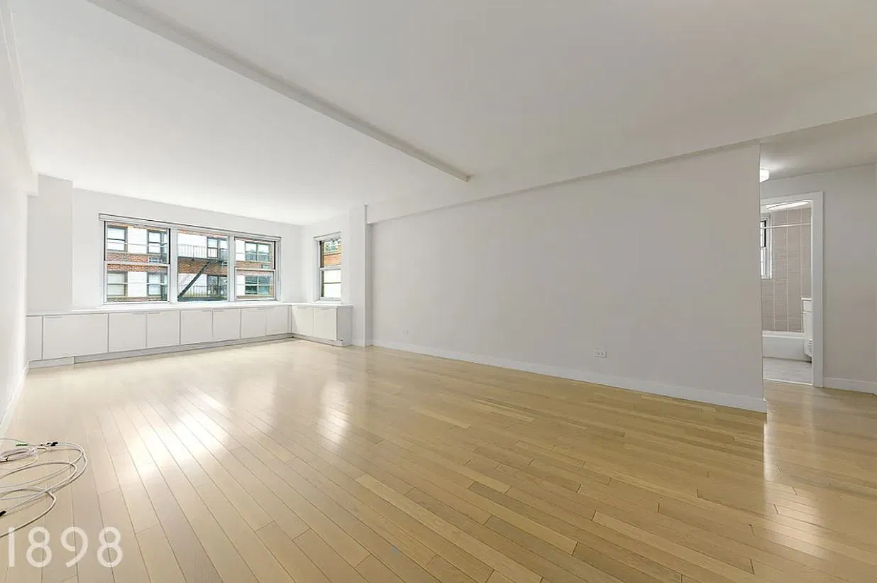 245 East 80th Street — Photo 2