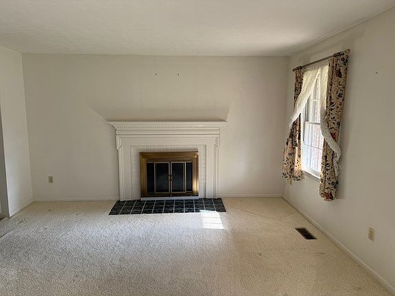 3rd image of 18343 Westwood Dr