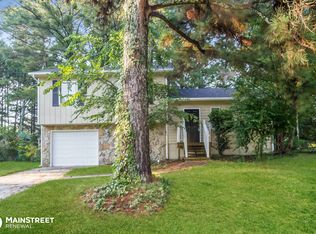 305 Galena Ct, Fairburn, GA 30213